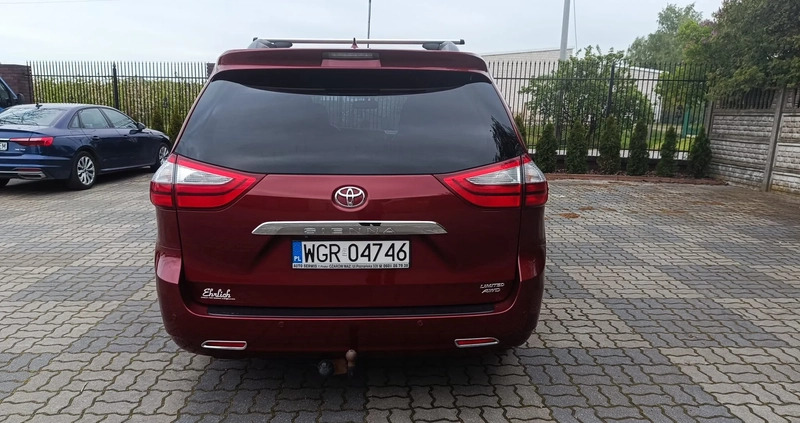 Toyota Sienna cena 109500 przebieg: 116000, rok produkcji 2015 z Grójec małe 379